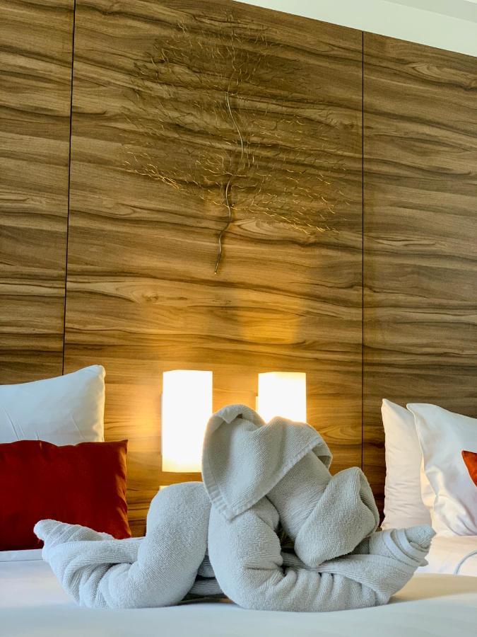 Hotel Grand Zuri Kuta Lombok Esterno foto